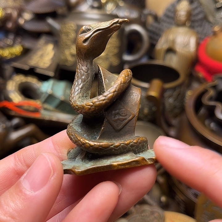 精美铜器批发档口