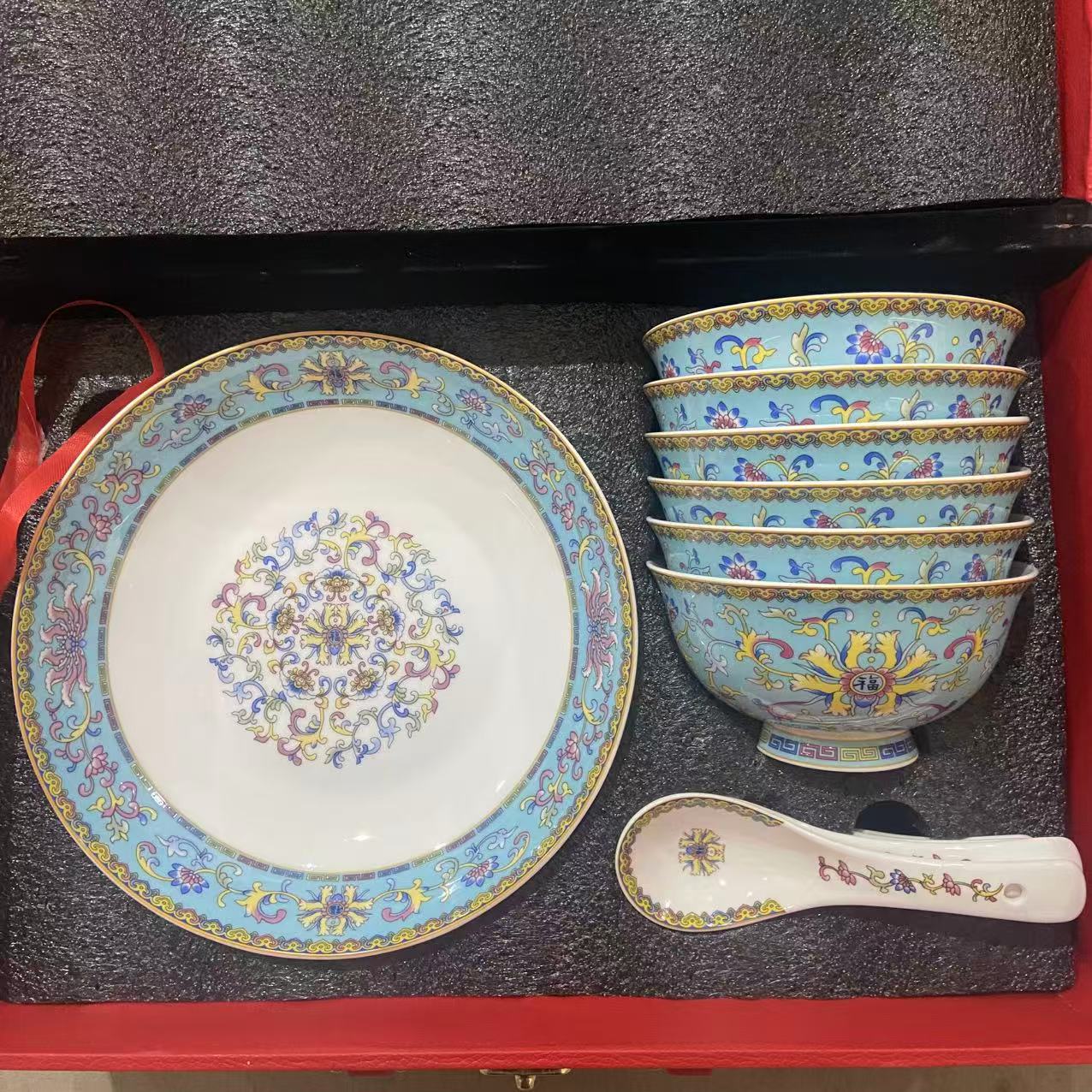 宝石蓝珐琅彩缠枝莲18套组餐具