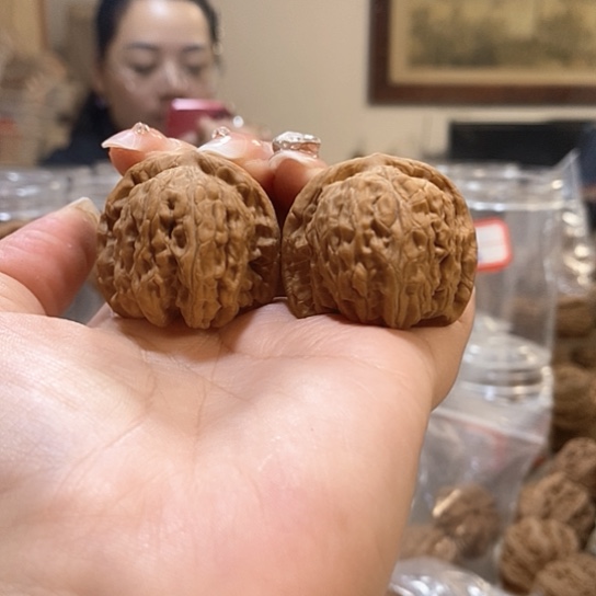 文玩核桃吊坠36狼牙山