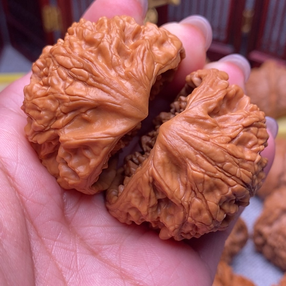 文玩核桃把件红皮聚宝盆45全