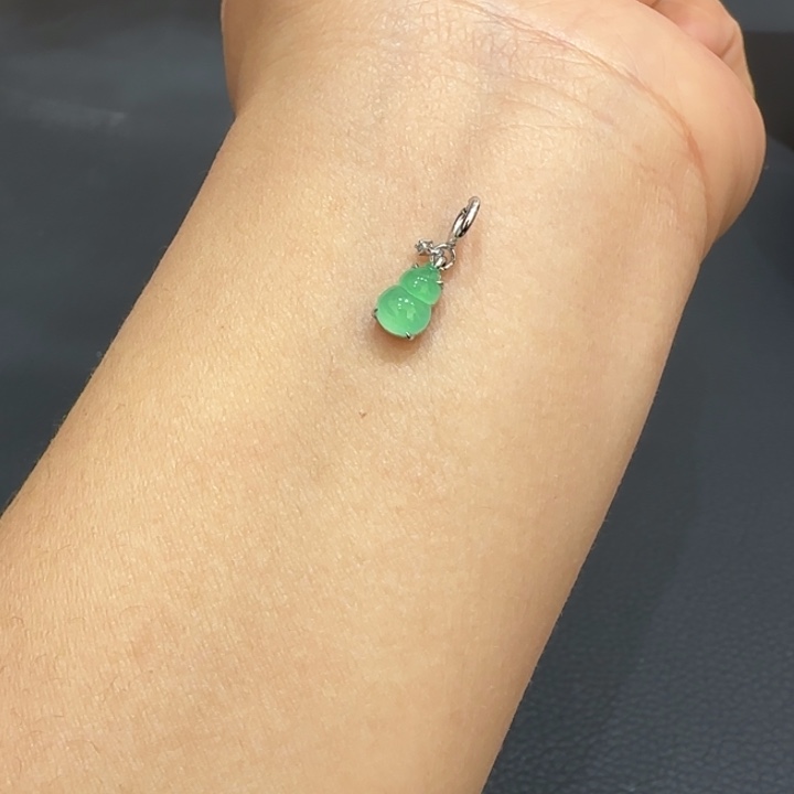 翡翠颈饰18K金镶嵌葫芦L