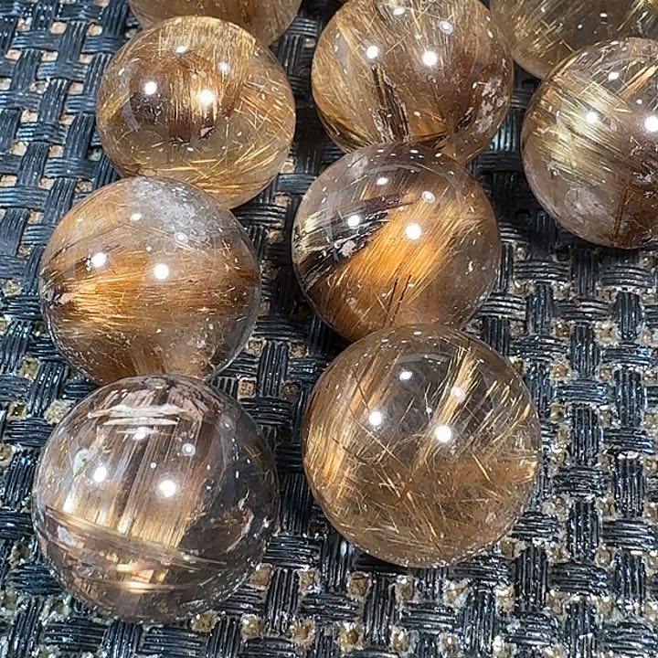 小***。未镶嵌颈饰水晶你