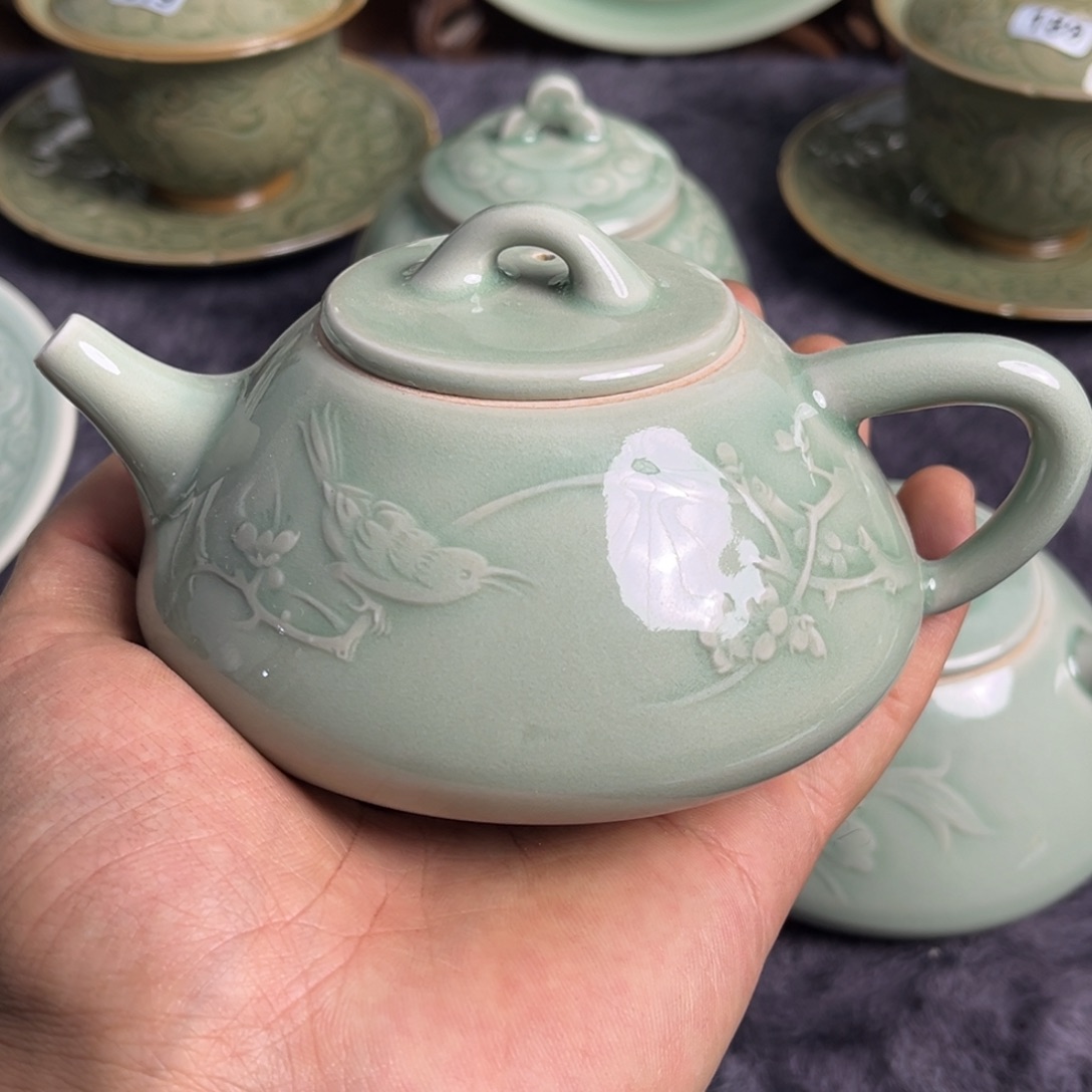 瓷微瑕梅花石瓢壶特价