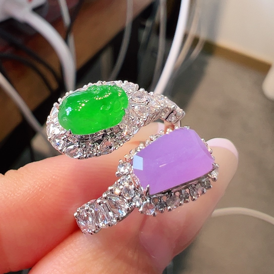 18K金镶嵌戒指翡翠翡翠