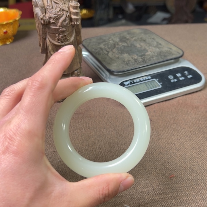 精品摆件工艺品等