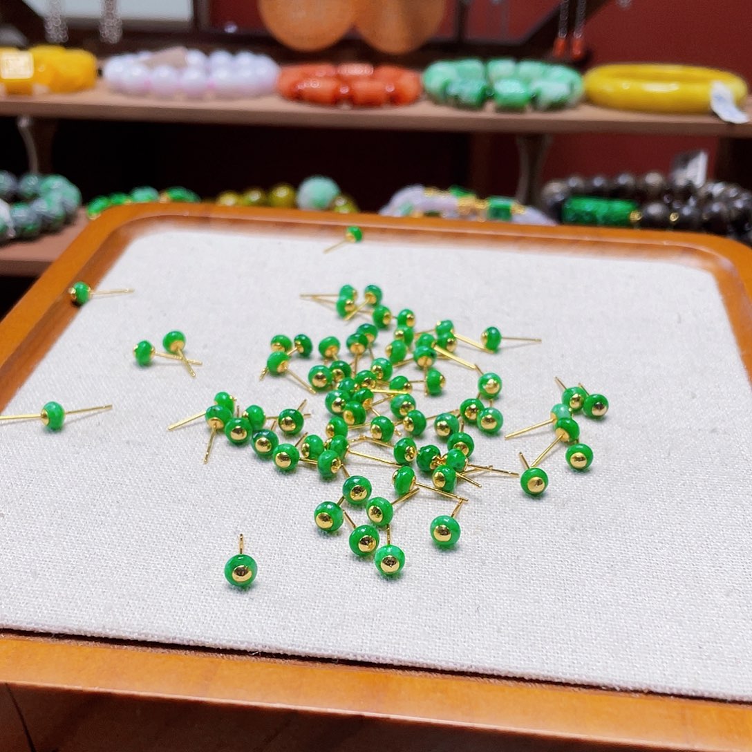 翡翠未镶嵌手链饰品