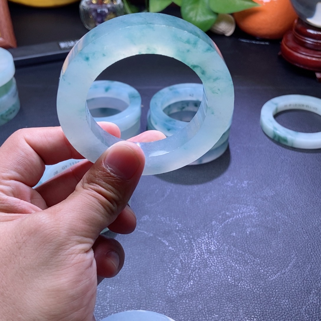 一***）定制翡翠未镶嵌手镯