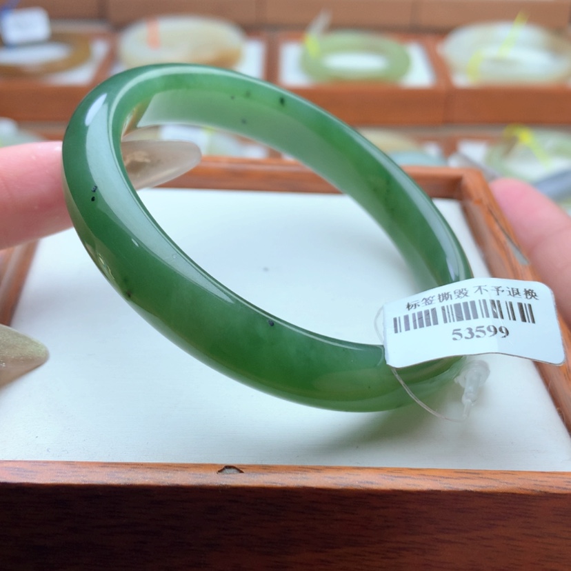 【闪购商品】和田玉手镯未镶嵌59