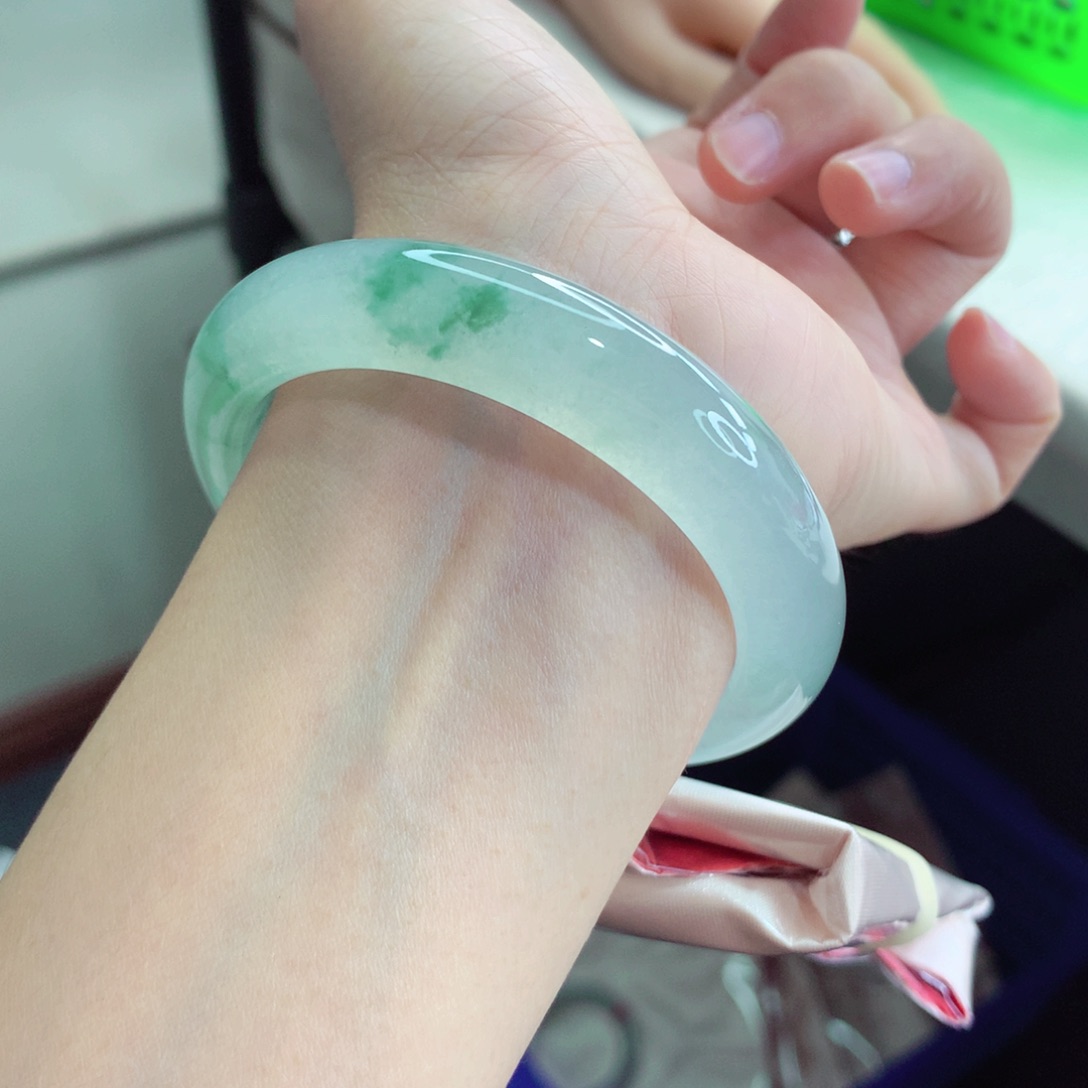 翡翠手镯未镶嵌56.5毕业A