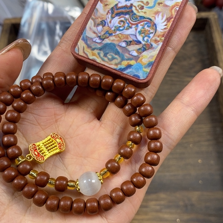 一***愁泥塑合香双圈搭配兔子生肖彩绘牌