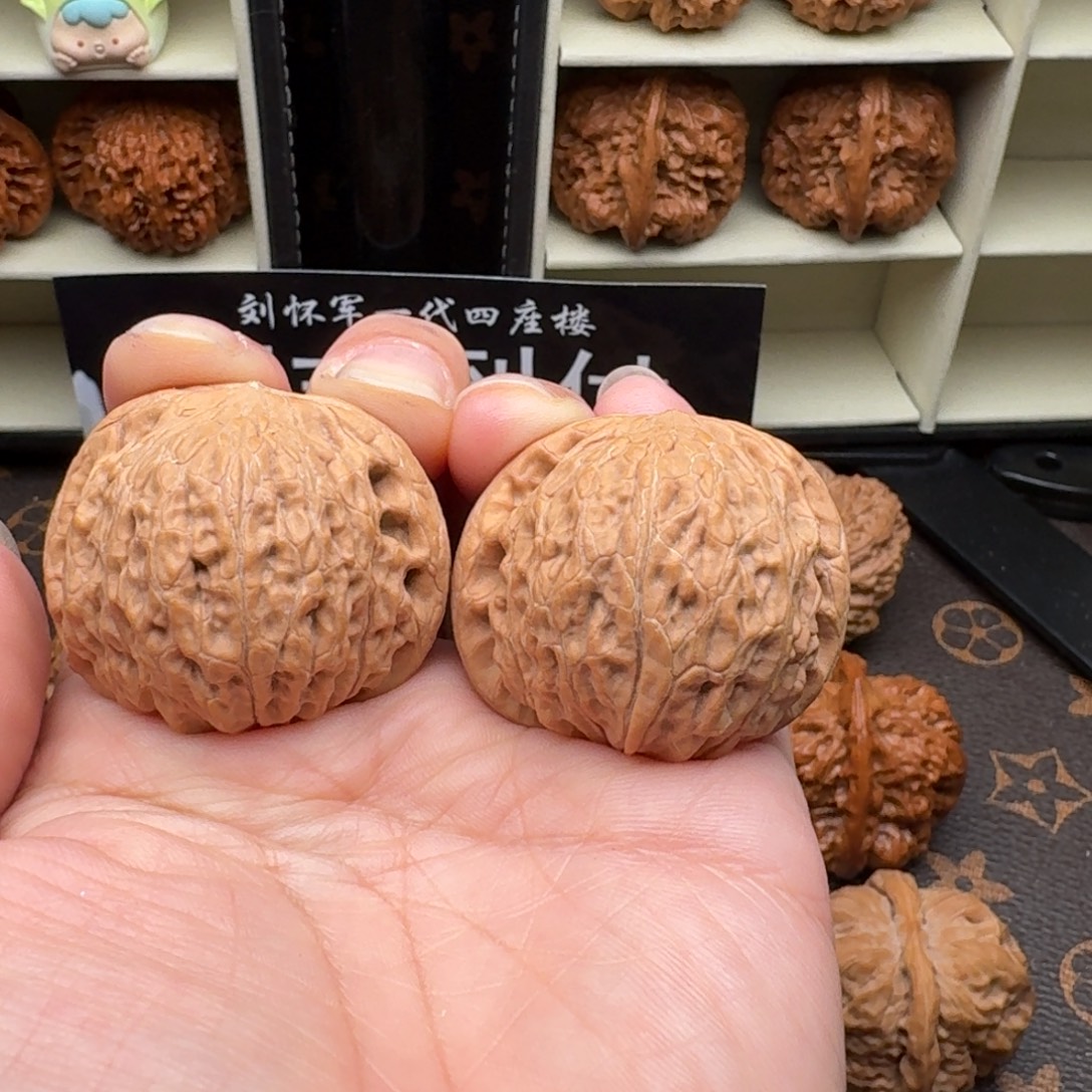 文玩核桃吊坠铁锤