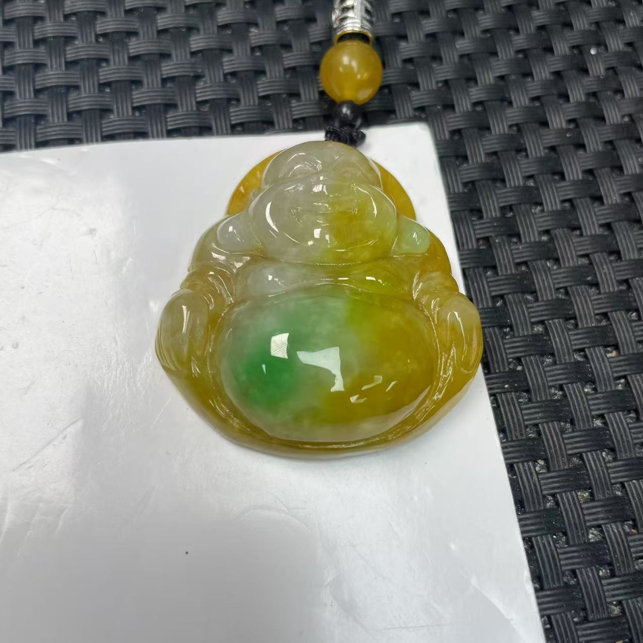 老黄绿佛带绳吊坠-12WQ1466