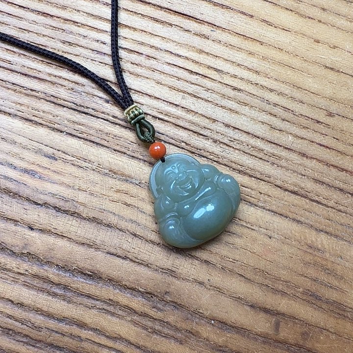 和田玉未镶嵌颈饰佛公