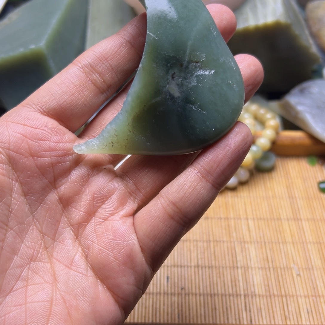 龚***大和田玉（糖玉）未镶嵌挂件