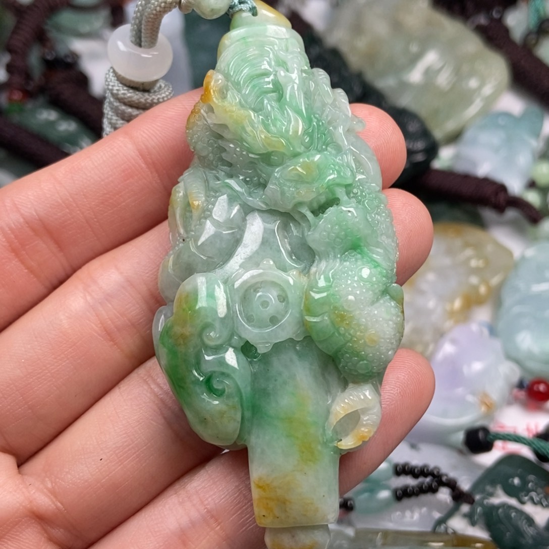 翡翠未镶嵌颈饰翡翠