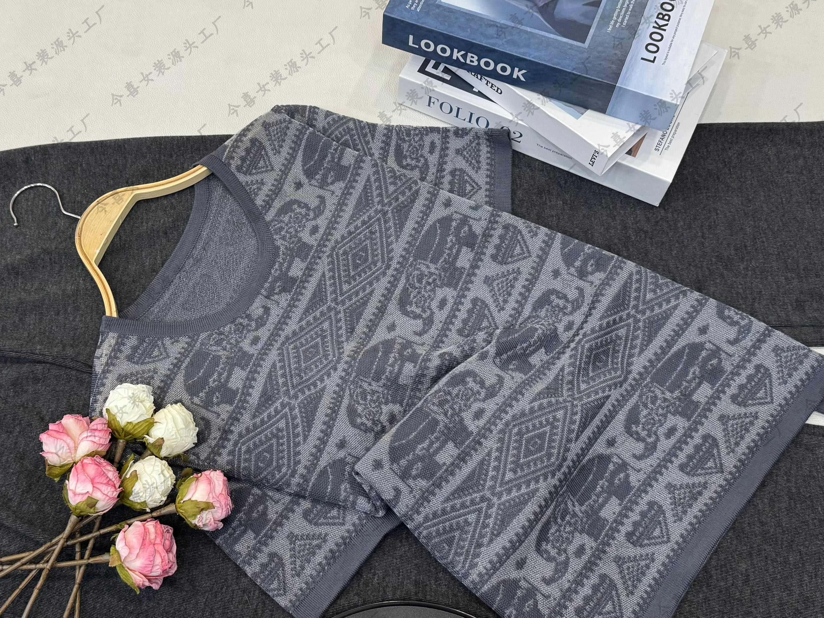 【灰色钩花套头】新款时尚短袖套头针织上衣QC3292