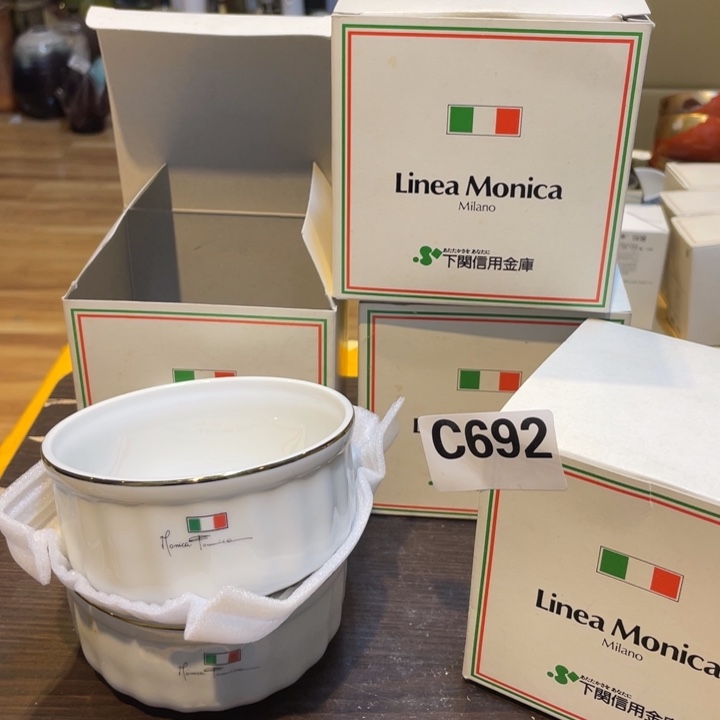 692-四合共八只碗