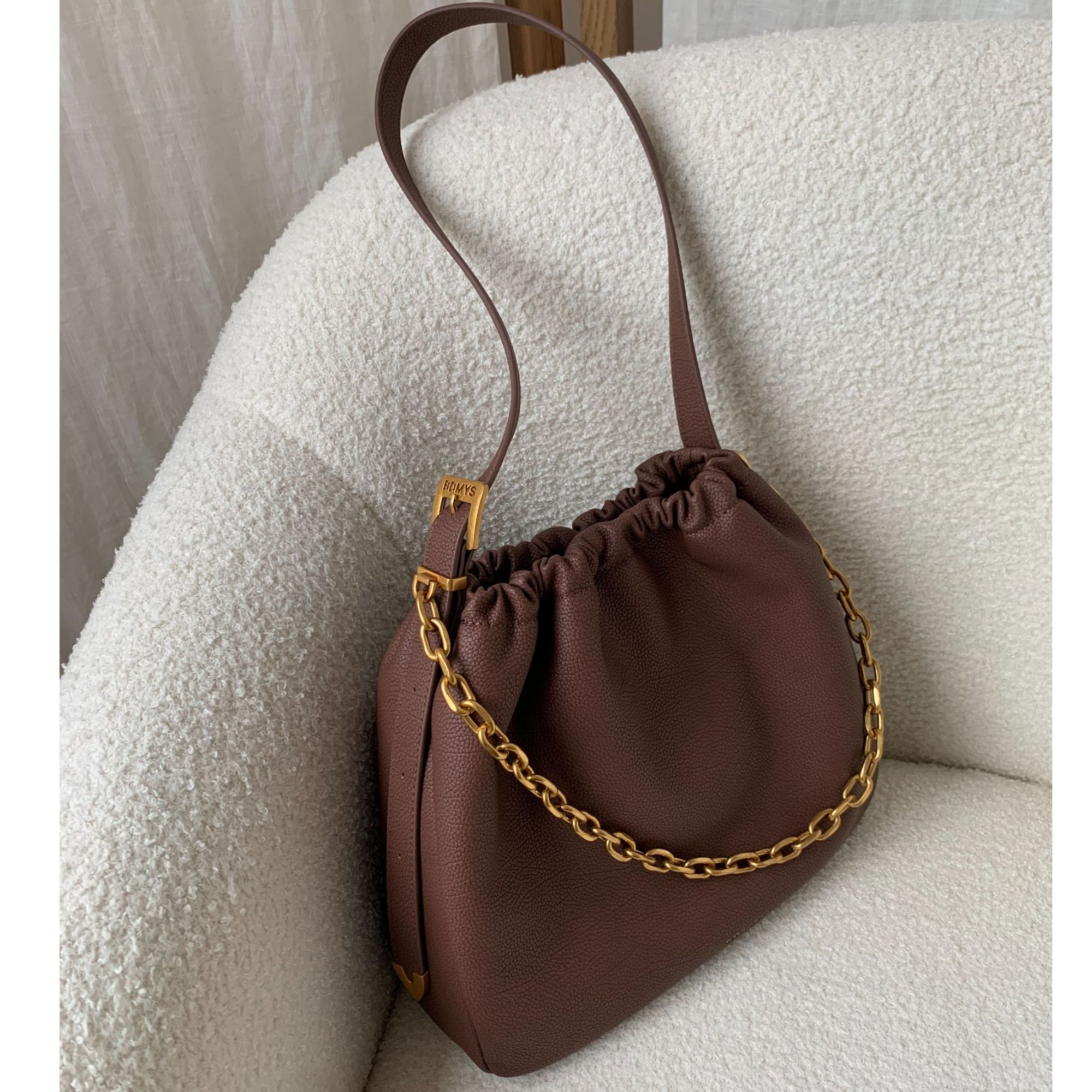 BSS-VAZSLVE/原创设计BD-B899-棕色  春季新款轻奢小包