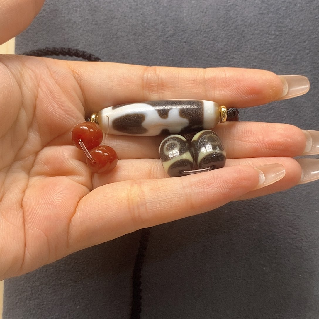 未镶嵌颈饰玛瑙/玉髓（覆膜）