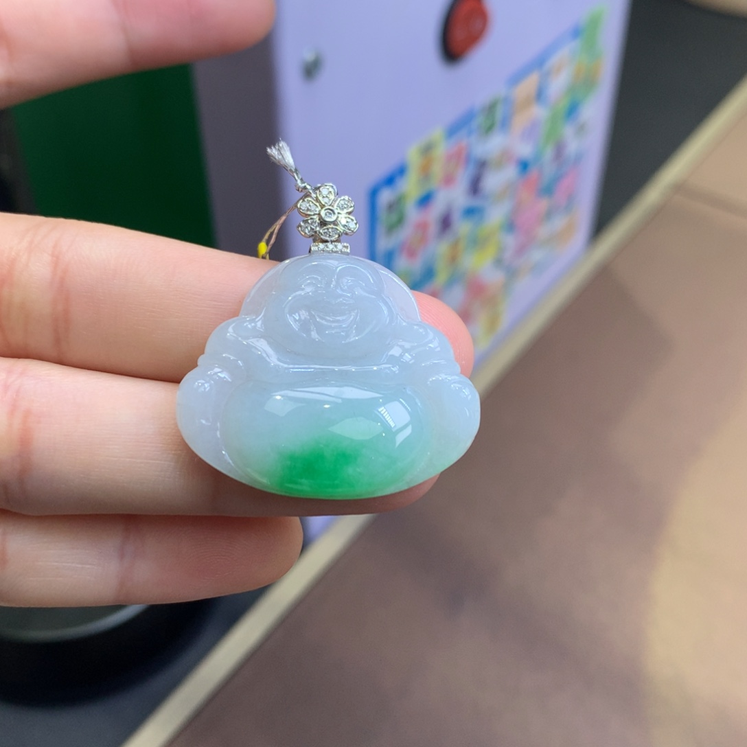 翡翠18K金镶嵌颈饰翡翠