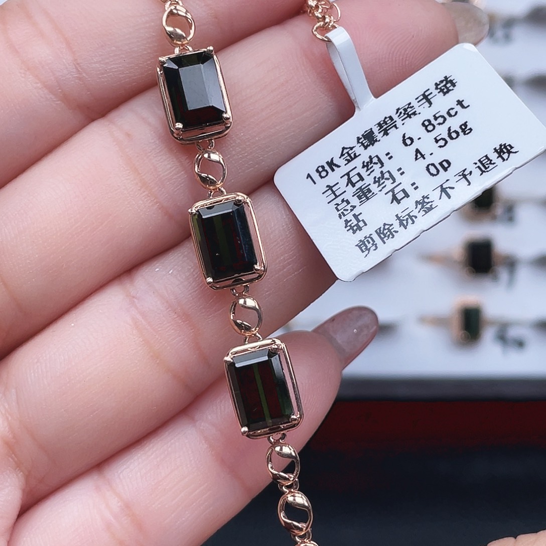用***2碧玺18K金镶嵌手链