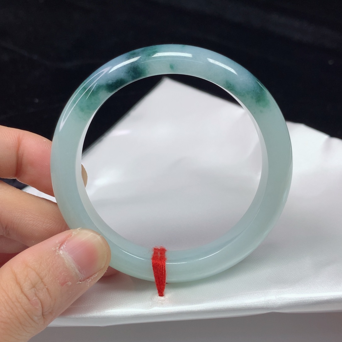 翡翠手镯（圆镯）未镶嵌55.7