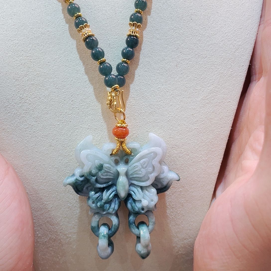 翡翠颈饰未镶嵌翡翠