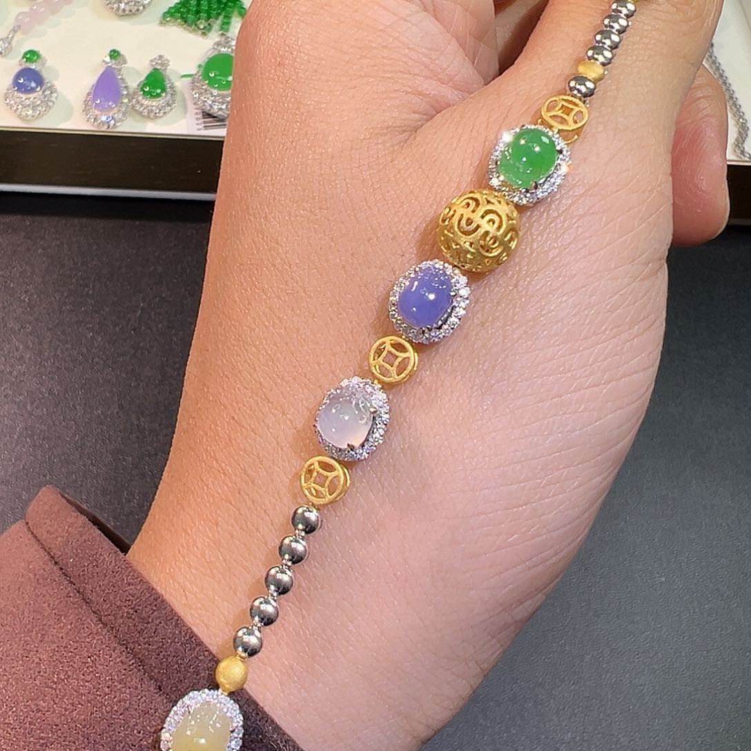 翡翠颈饰18K金镶嵌翡翠