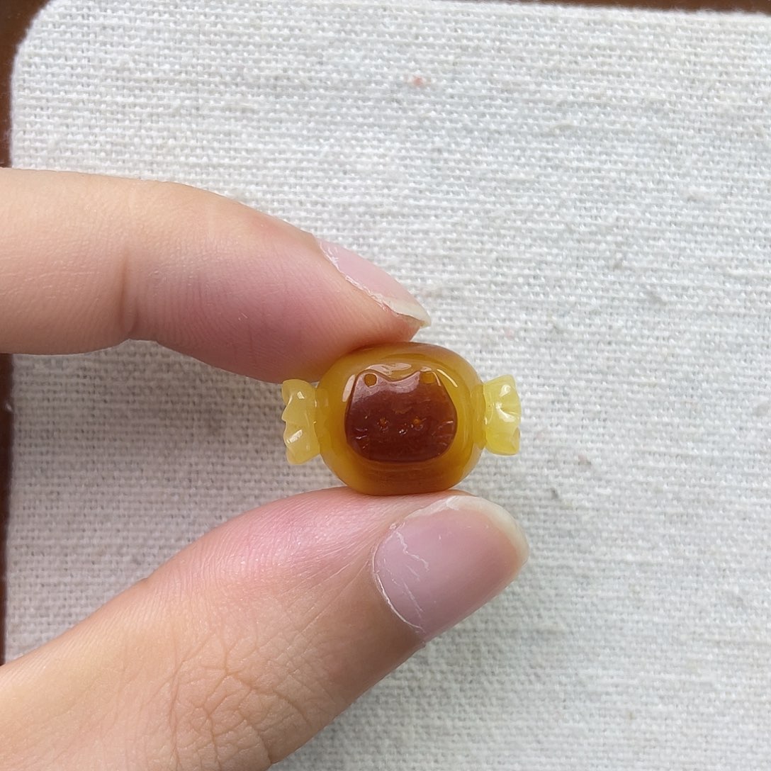 琥珀未镶嵌珠宝奇石