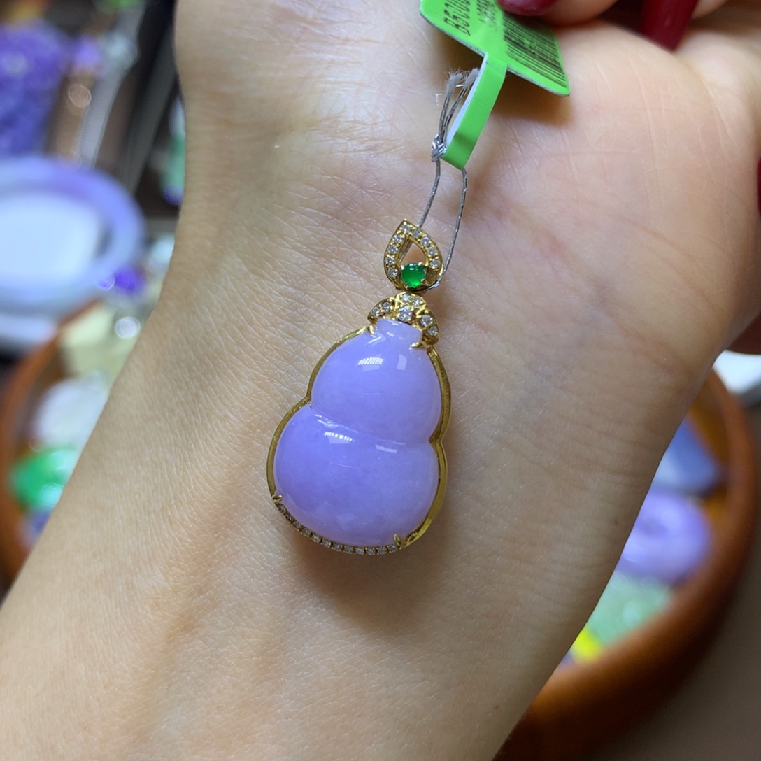 【闪购商品】翡翠颈饰18K金镶嵌铛*妈