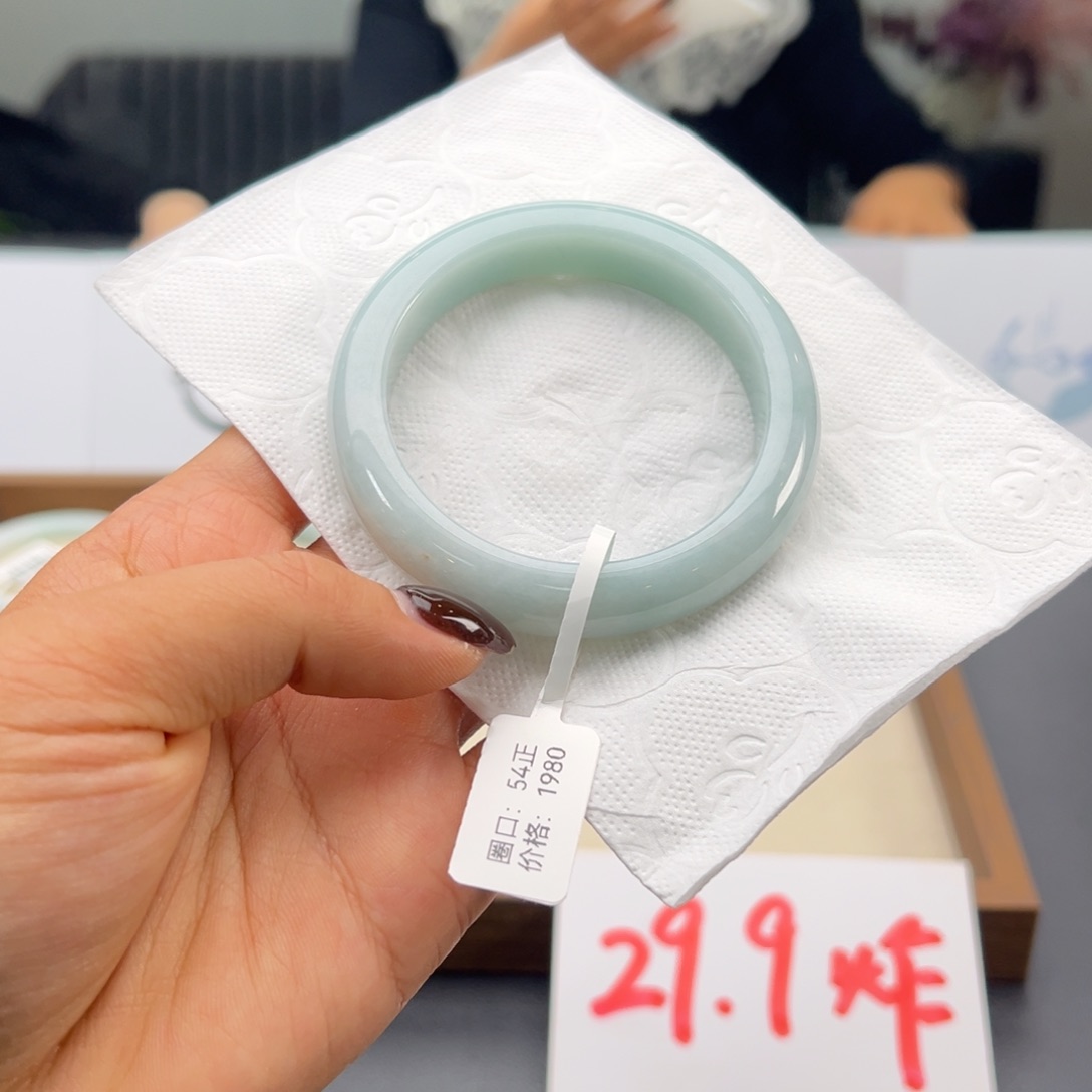 翡翠未镶嵌手镯54圈有纹裂翡翠