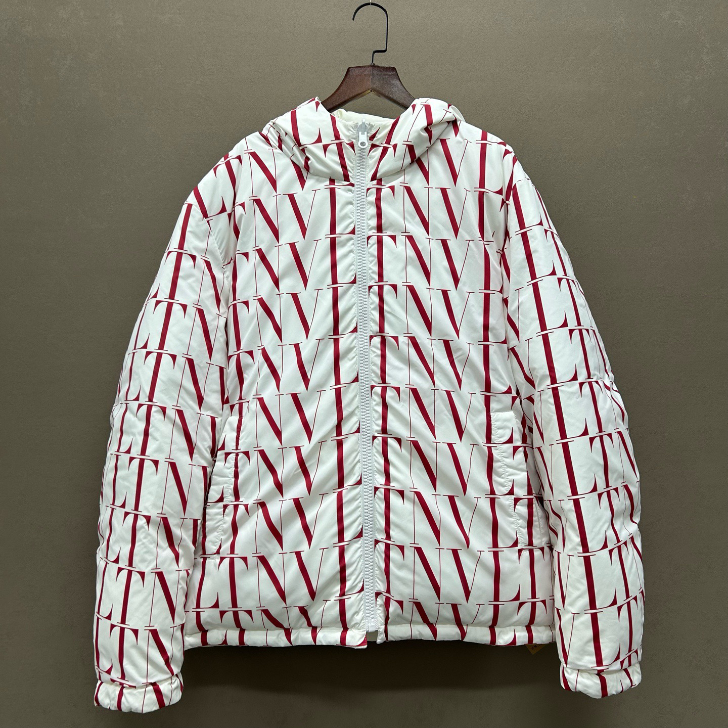 99新 Valentino/华伦天奴 红色字母满印双面穿羽绒服54码ys000778