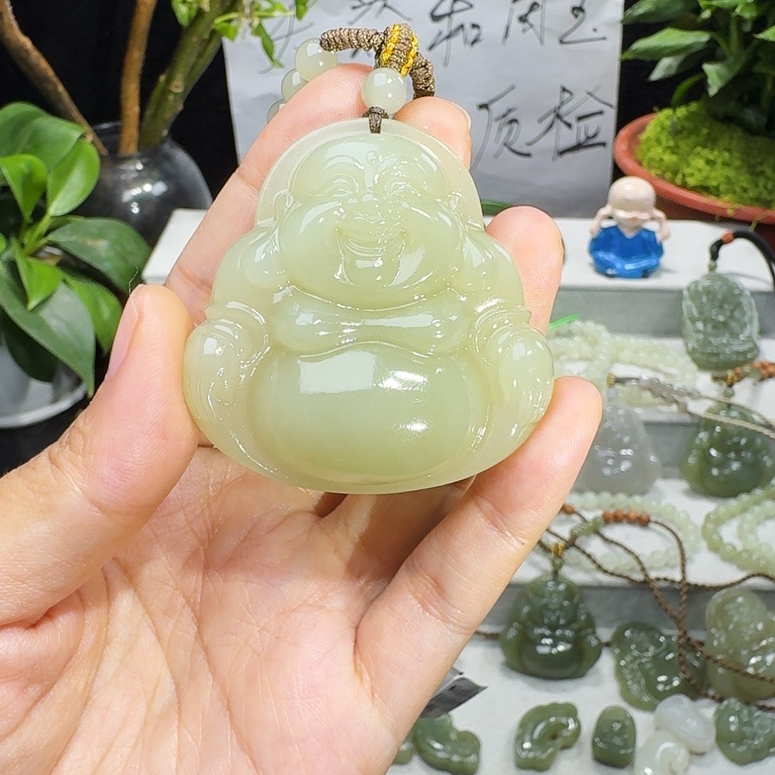 果***败和田玉未镶嵌颈饰