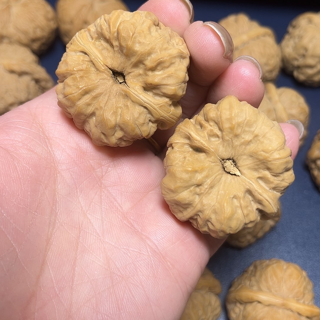 文玩核桃吊坠哇哇哇