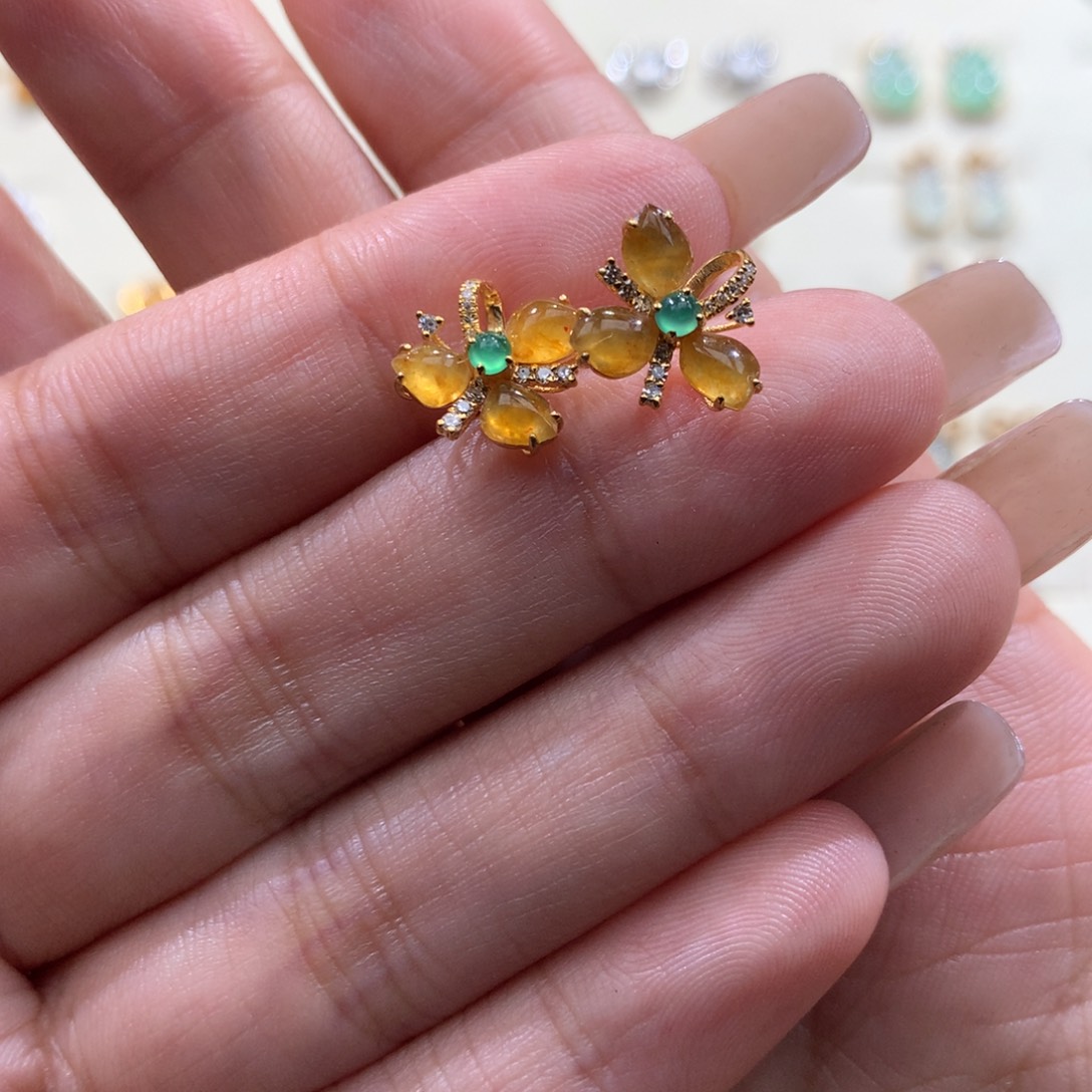 寺***遥翡翠18K金镶嵌颈饰翡翠