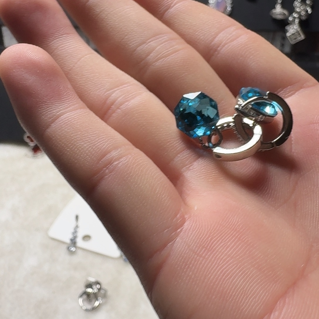 蜂***e925银皮质123456789