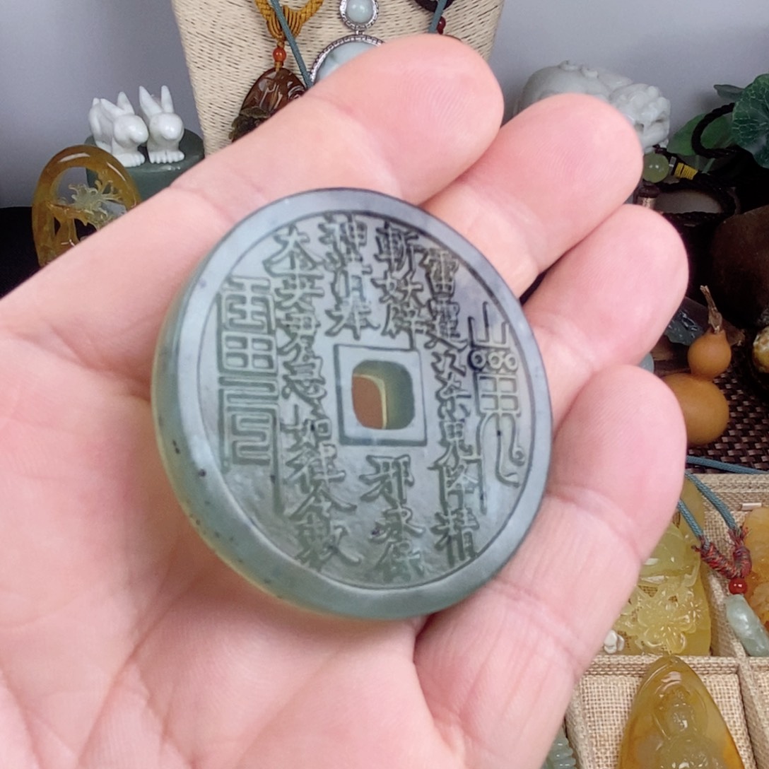 蛇纹石玉挂件未镶嵌