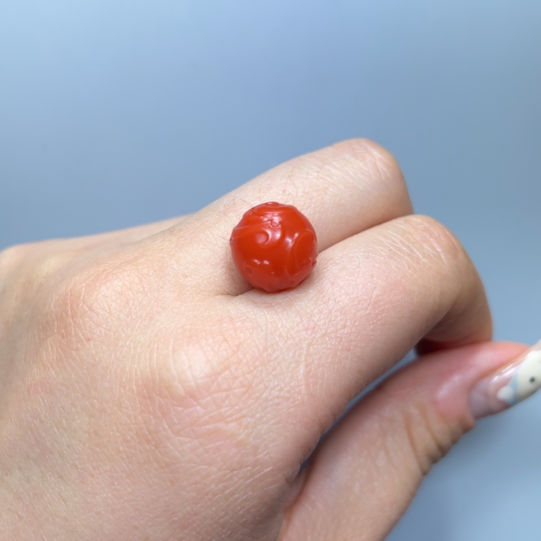 南红玛瑙未镶嵌柿子红圆珠雕件（螭龙）12mm