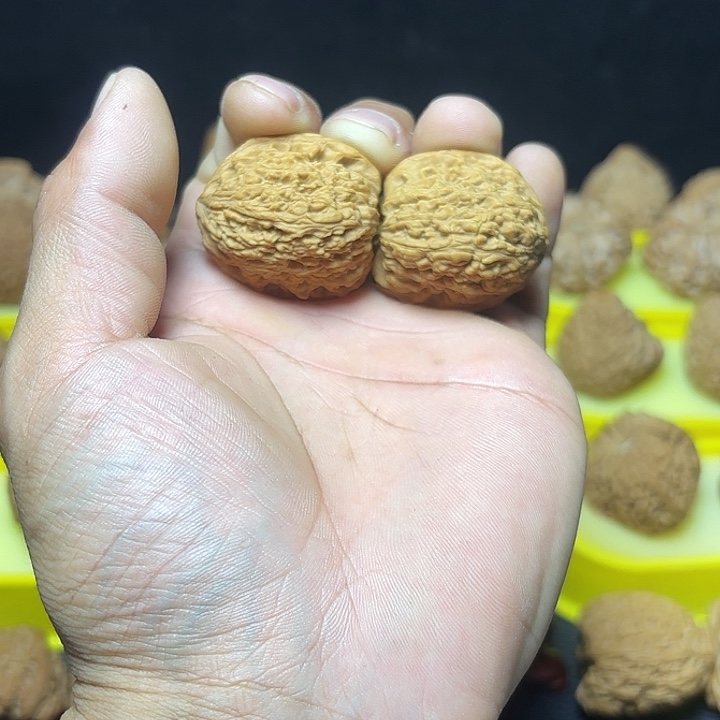 刘***老文玩核桃把件凹底拉丝高炮34尺6