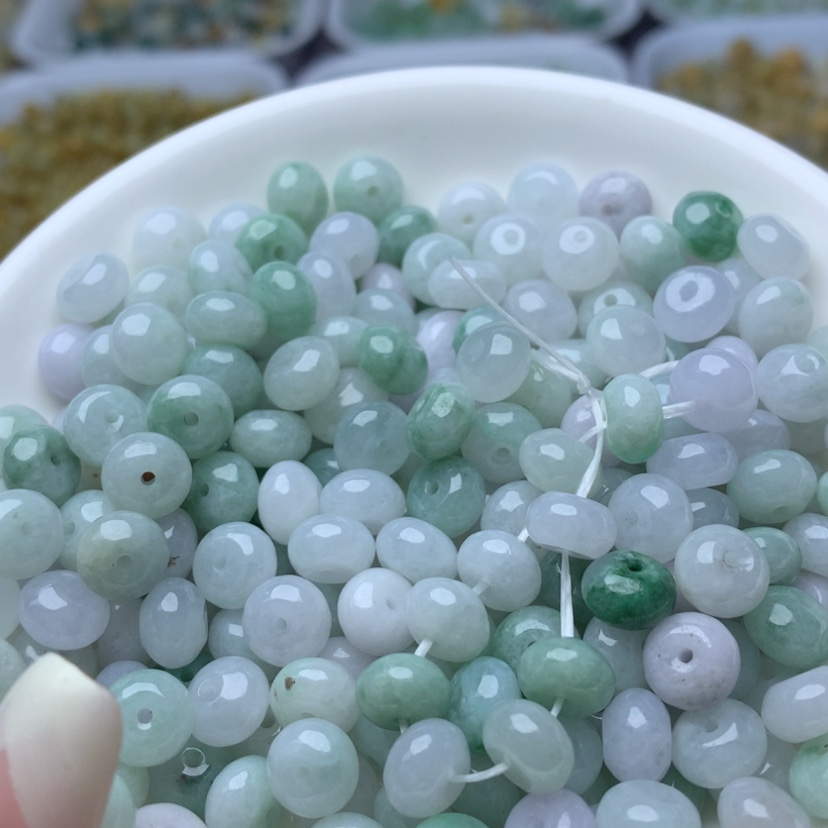 【闪购商品】翡翠手链未镶嵌卡5.1*7.8鼓珠20个