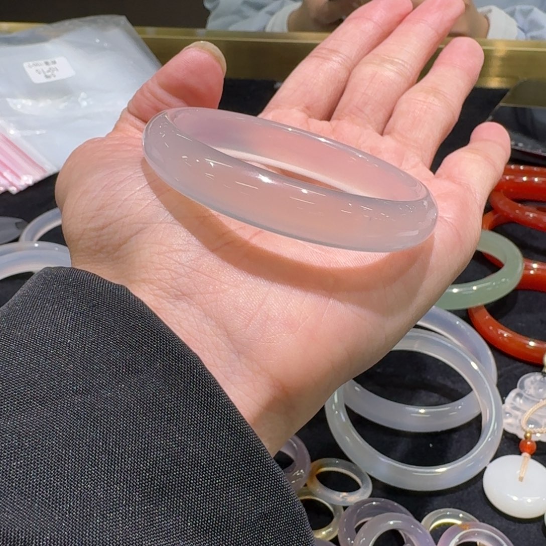 雨***.玛瑙/玉髓未镶嵌手镯11