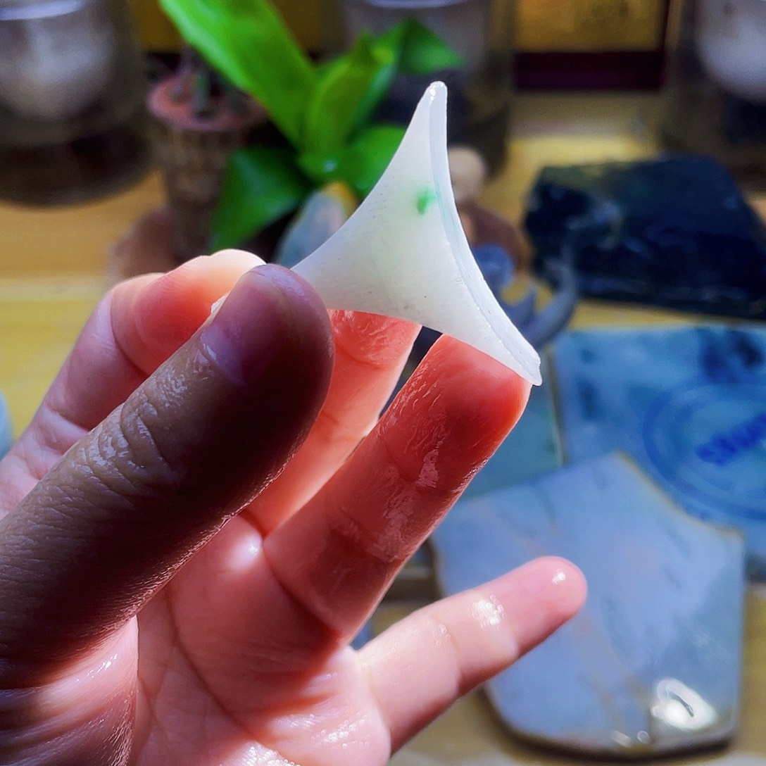 翡翠未镶嵌颈饰毛料33