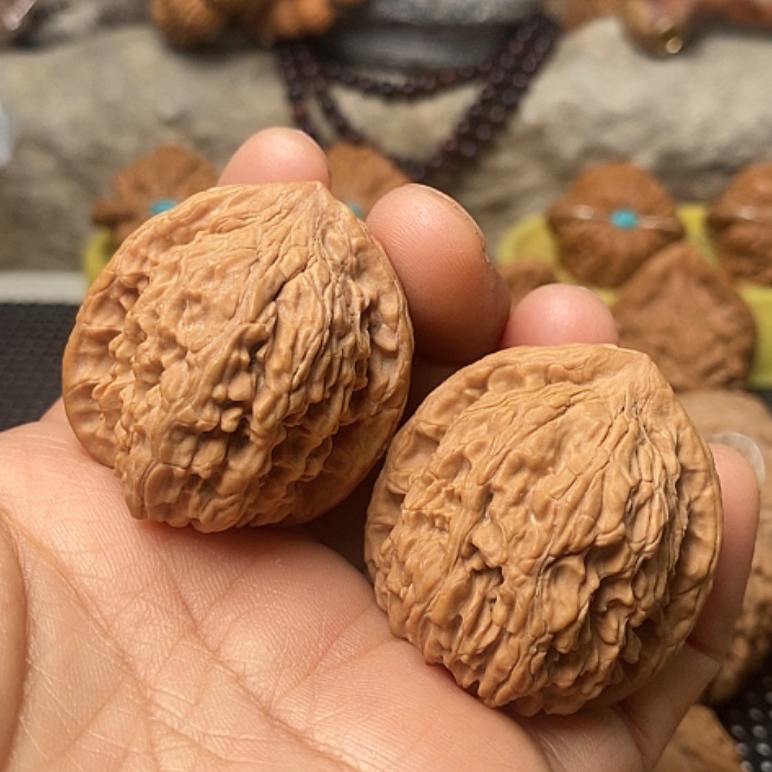 【闪购商品】文玩核桃把件野生红狮子山地果