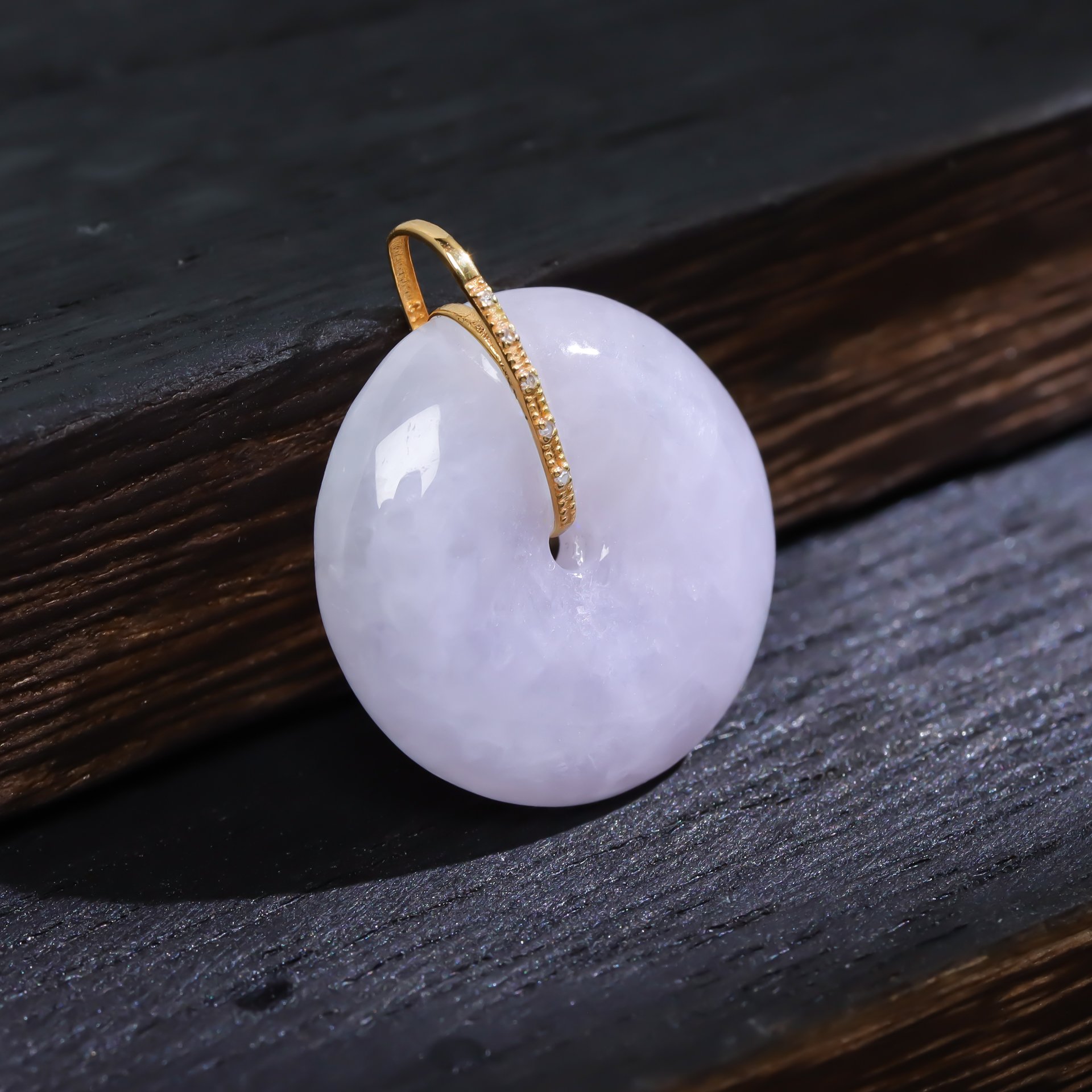 金马精选 -18K金镶嵌 天然缅甸翡翠A货 淡淡紫色平安扣吊坠