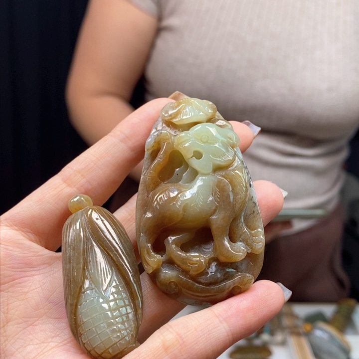 岫岩河磨玉（透闪石质玉）颈饰未镶嵌