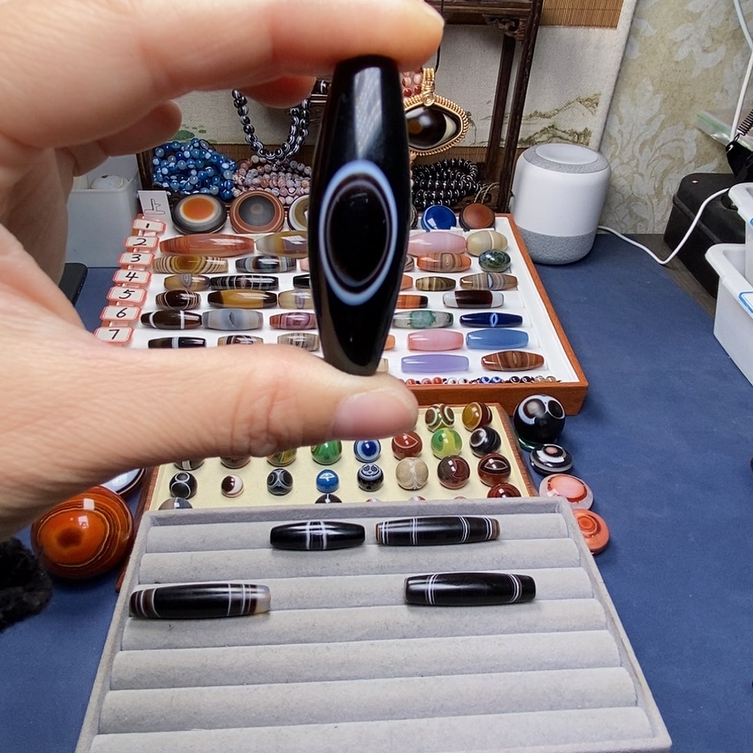 S***绣玛瑙/玉髓未镶嵌颈饰