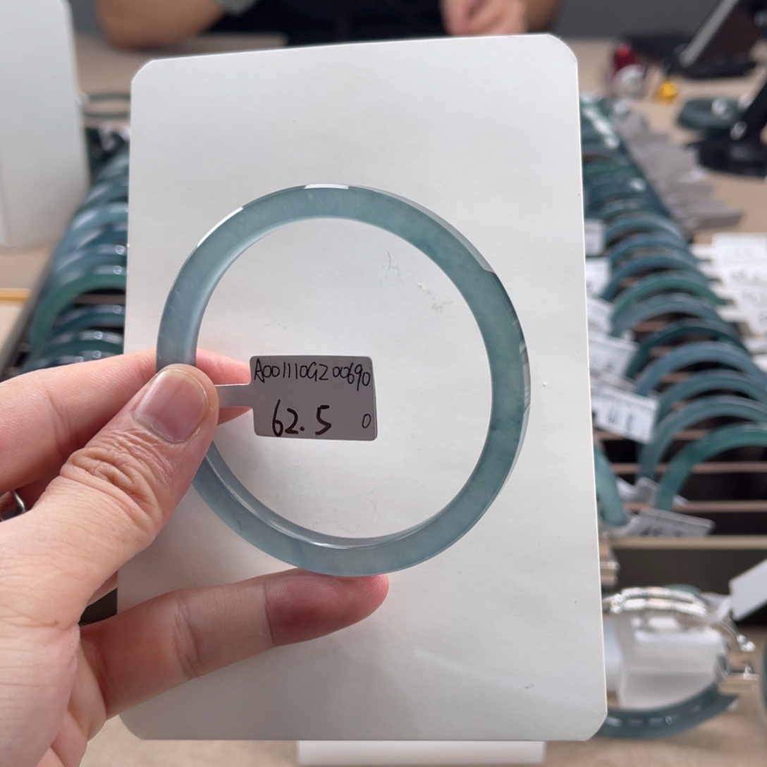 翡翠未镶嵌手镯62.50