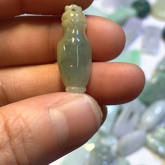 翡翠未镶嵌颈饰吊坠