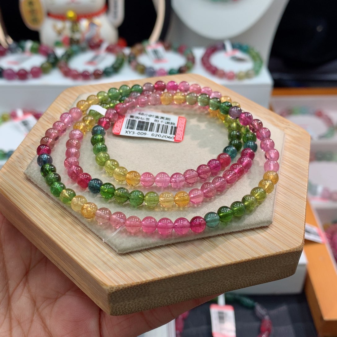 碧玺手链未镶嵌    4.8mm。    