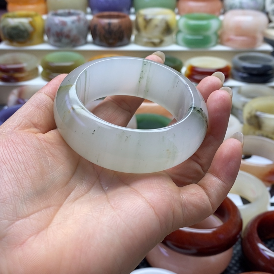 1***3石英质玉未镶嵌手镯